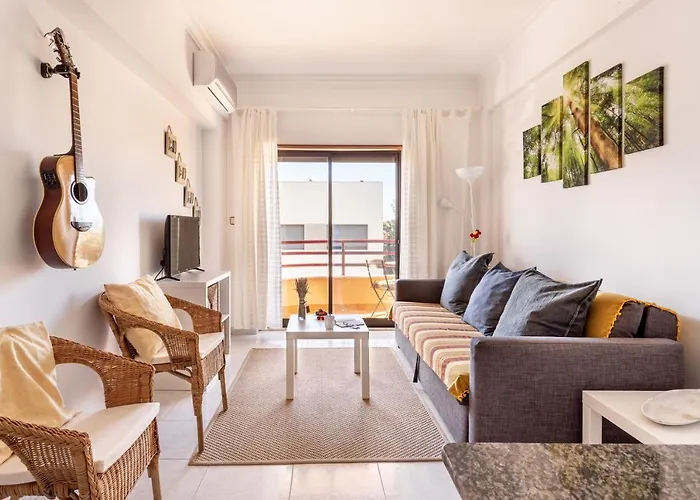 Joivy Deluxe Apt With Terrace In Costa Da Caprica