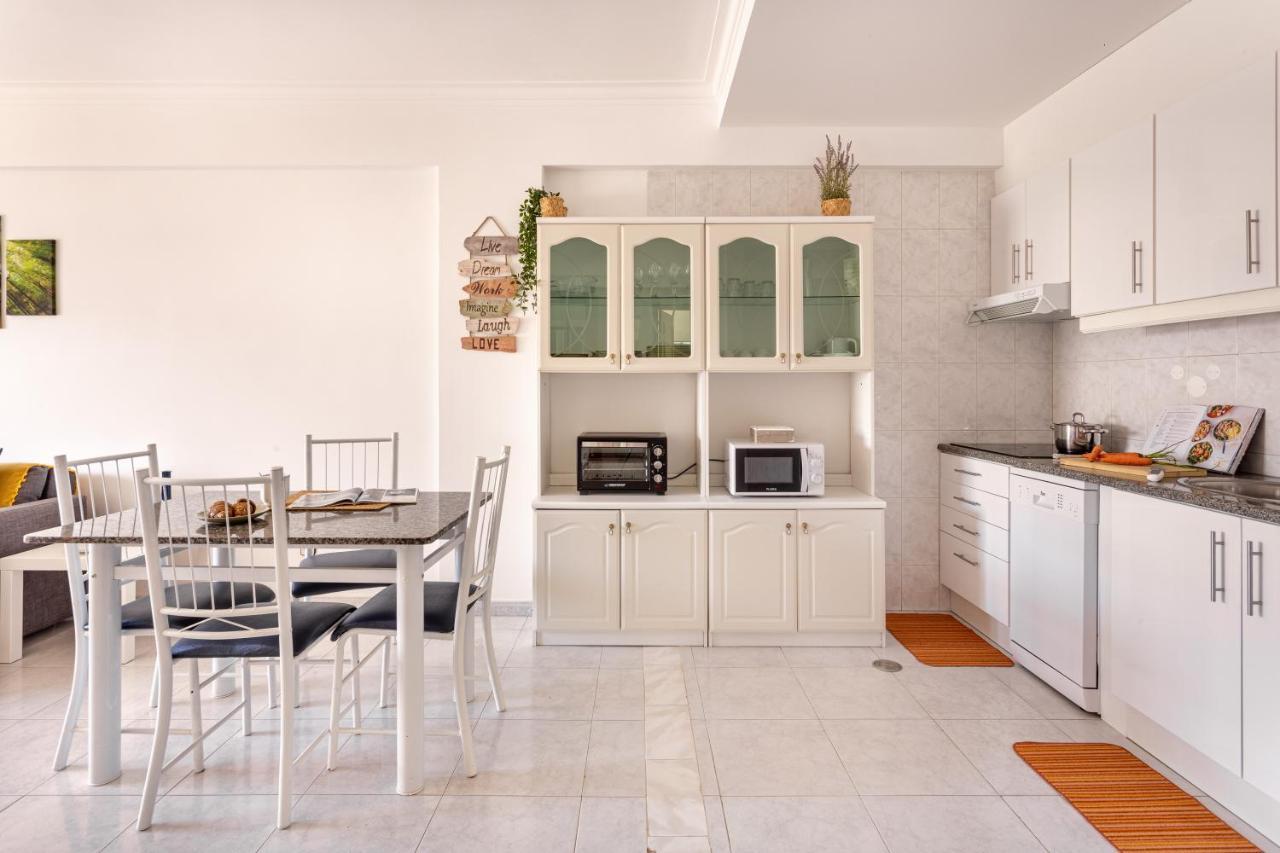 Joivy Deluxe With Terrace In Costa Da Caprica Apartment