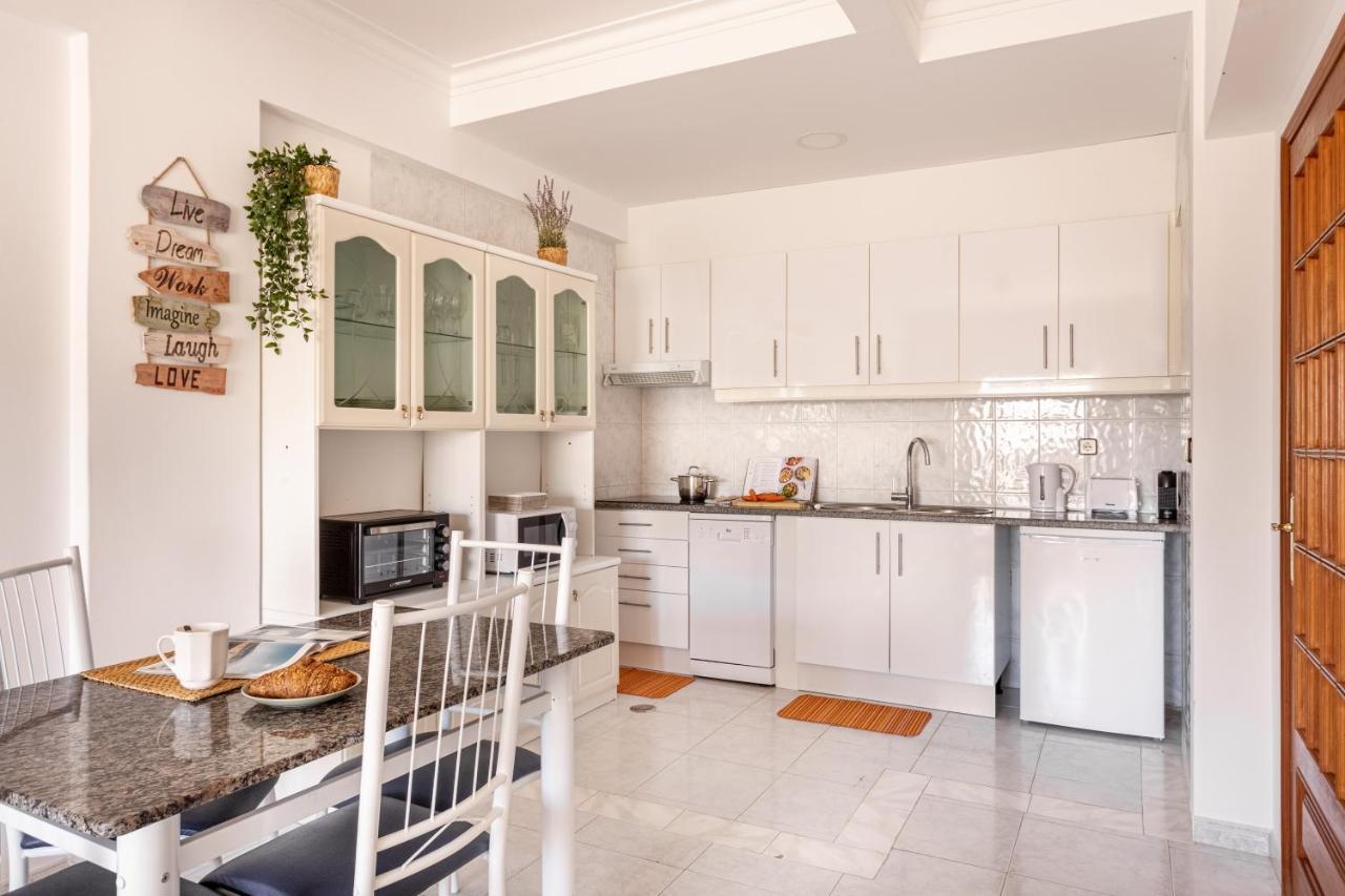 Joivy Deluxe With Terrace In Costa Da Caprica Apartment